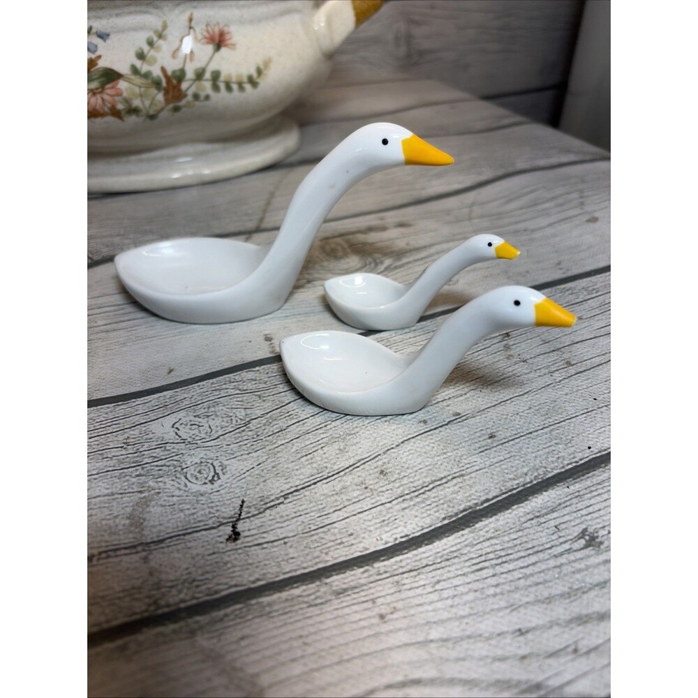 Set Of 3 Vintage Avon 1980s Ceramic Goose Geese Duck Nesting Measuring Spoons